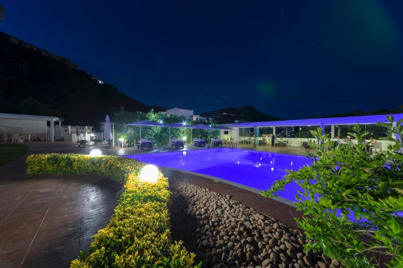 4 Hotel Centrali vicino alla Mostra d'Oltremare che Vale la Pena
