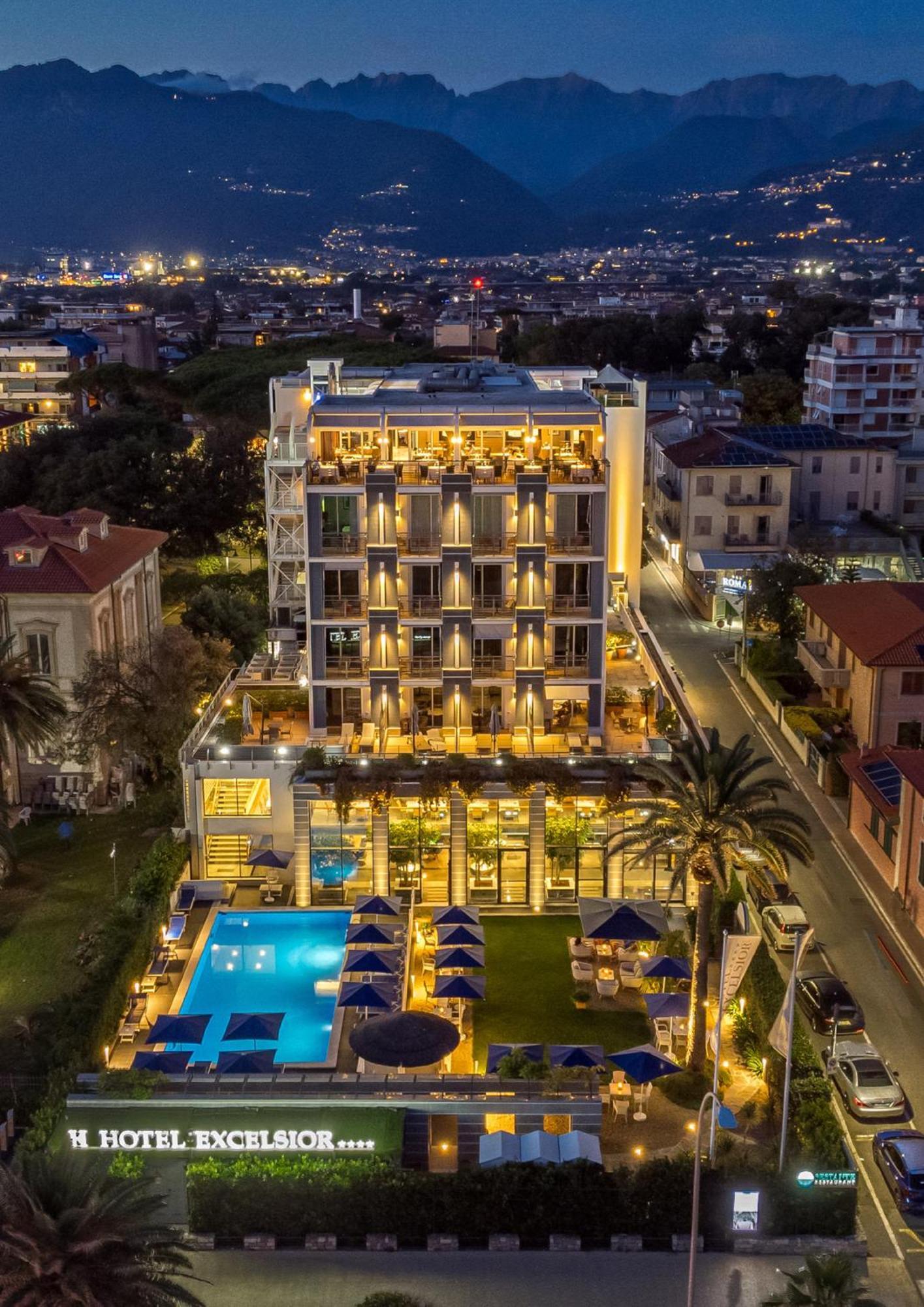 5 Hotel sul Mare vicino a Mare Monti Shopping Centre a Marina di Massa